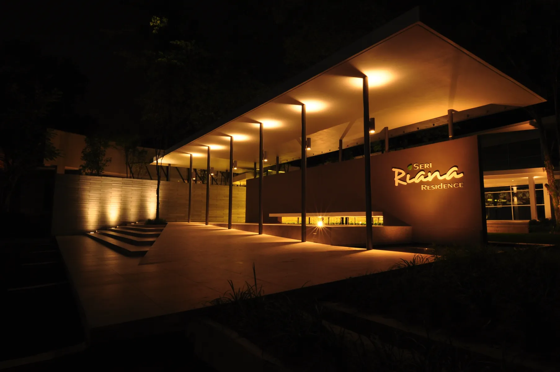 Seri Riana Sales Gallery