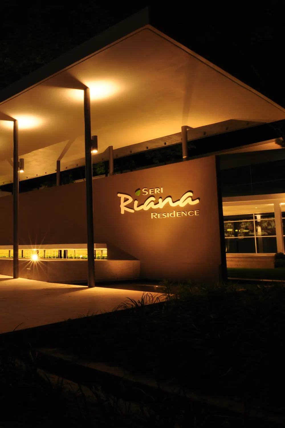 Seri Riana Sales Gallery